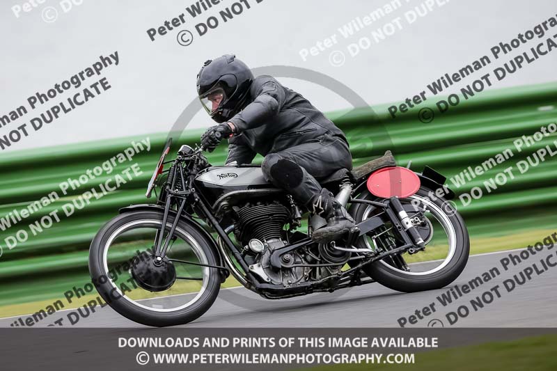 Vintage motorcycle club;eventdigitalimages;mallory park;mallory park trackday photographs;no limits trackdays;peter wileman photography;trackday digital images;trackday photos;vmcc festival 1000 bikes photographs